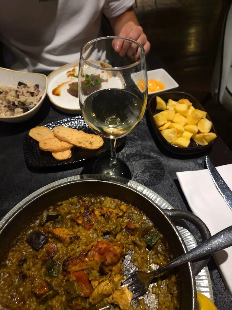 Beth_Restaurant Lounge My Way_Baraona_review