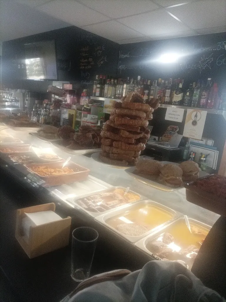 Juan Ruiz González_Bar Restaurante Tienda Piscinas de Gómara_Buberos_review