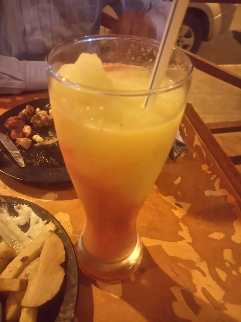 Yucely Granda_The Grand Owl Rest Lounge_Arenillas_review
