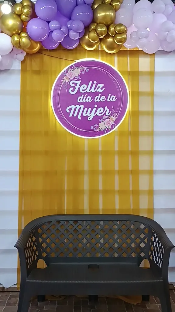 24.11 Más que un Bar_Arenillas_slider_image_2