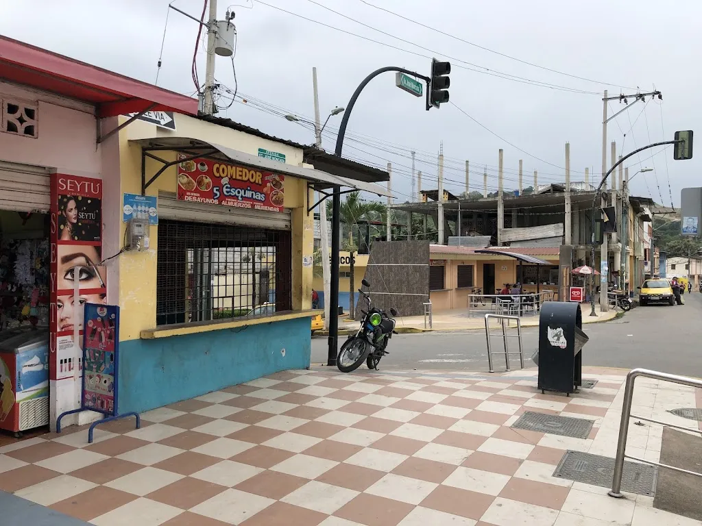 Comedor 5 esquinas_Arenillas_slider_image_1