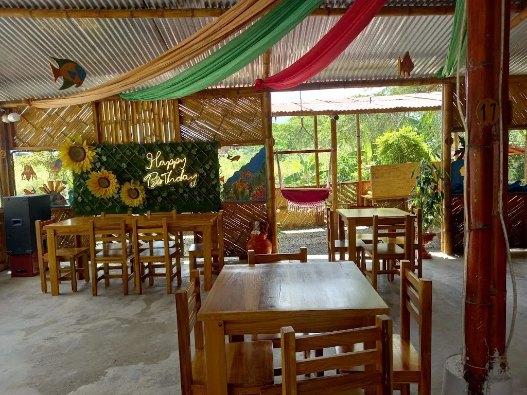 Picantería El Pulpo restaurant in Arenillas