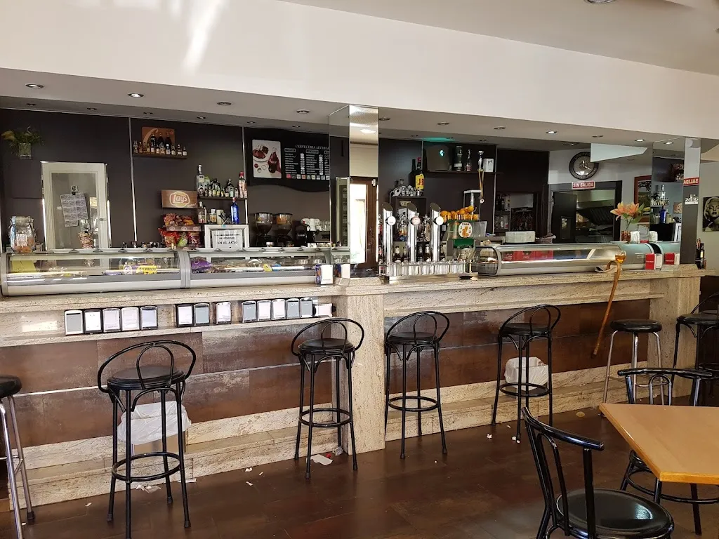 Norman Jones_Cervecería Álvarez y Loterías y apuestas del Estado_Buitrago_review