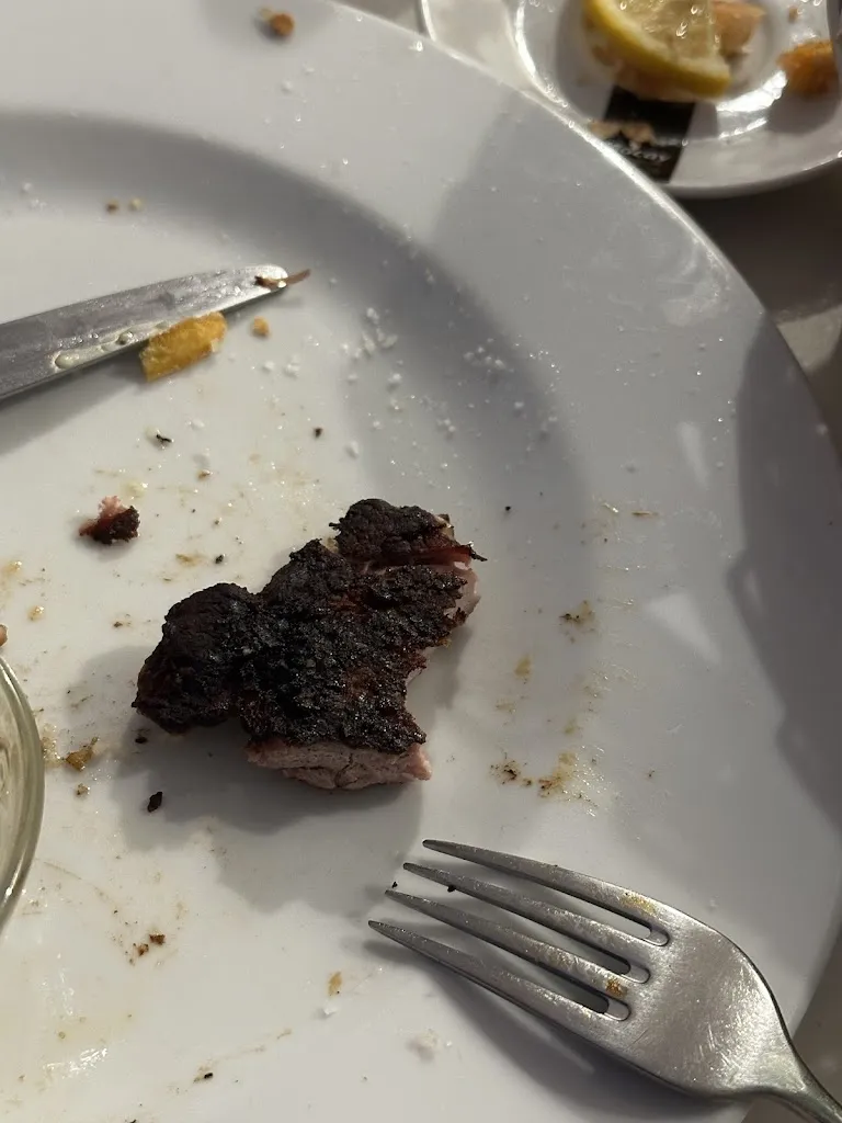 Nahuel Ramos Tablón_Cafetería - Restaurante J.J._Buitrago_review