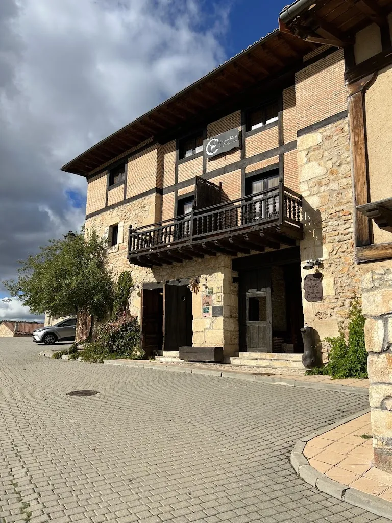 Frances Dehaix_Cabaña Real De Carreteros_Cabrejas del Pinar_recensione