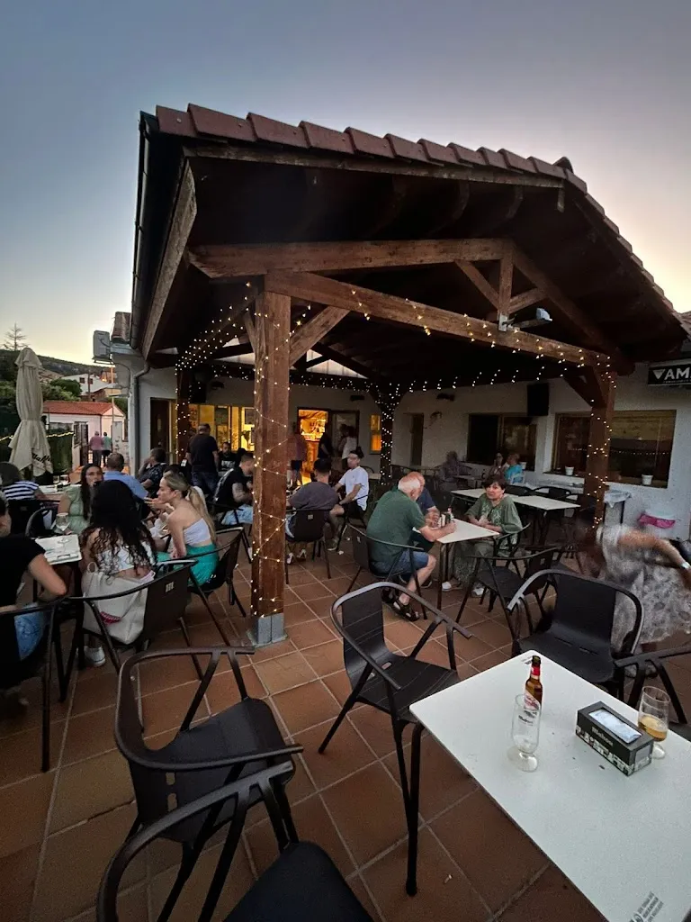 Bar Las Piscinas de Cabrejas del Pinar restaurant in Cabrejas del Pinar