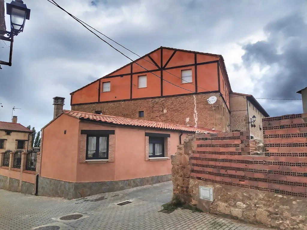 B. G.S._Casadelavilla de Fuentepinilla._Fuentepinilla_review