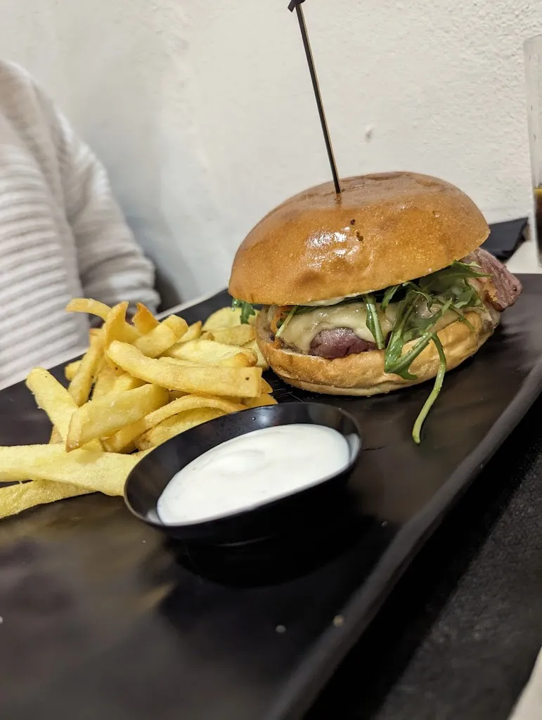 Peibol_The Last Burger_Golmayo_review