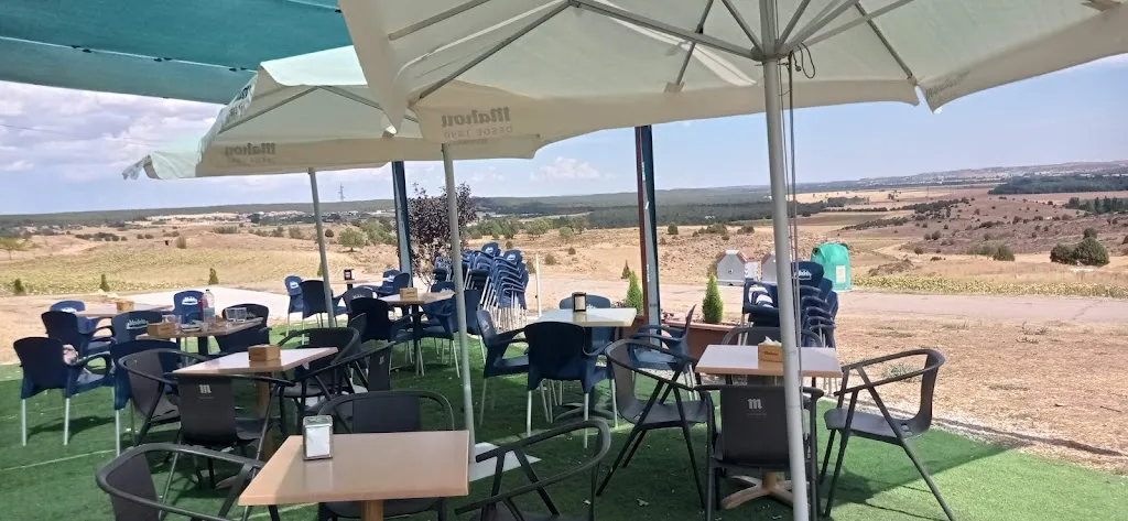 Bar-restaurante el castillo de Gormaz restaurant in Gormaz