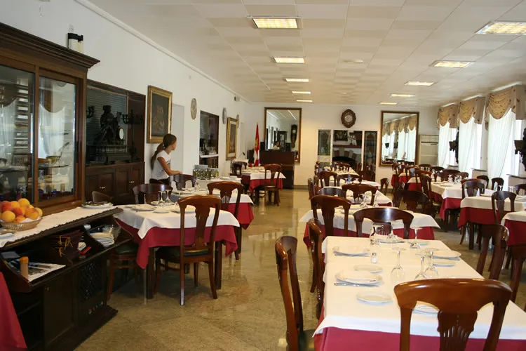 Hotel Restaurante Nico_Medinaceli_slider_image_1
