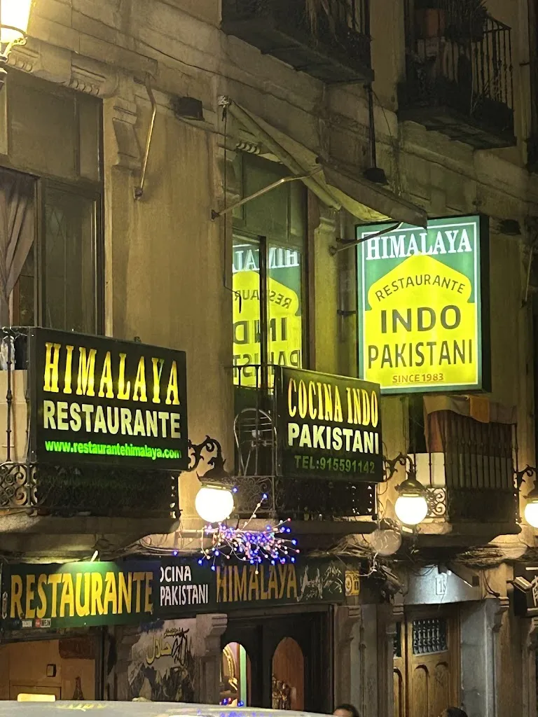 Dr Muhammad Naeem_Restaurante Himalaya_Nepas_recensione