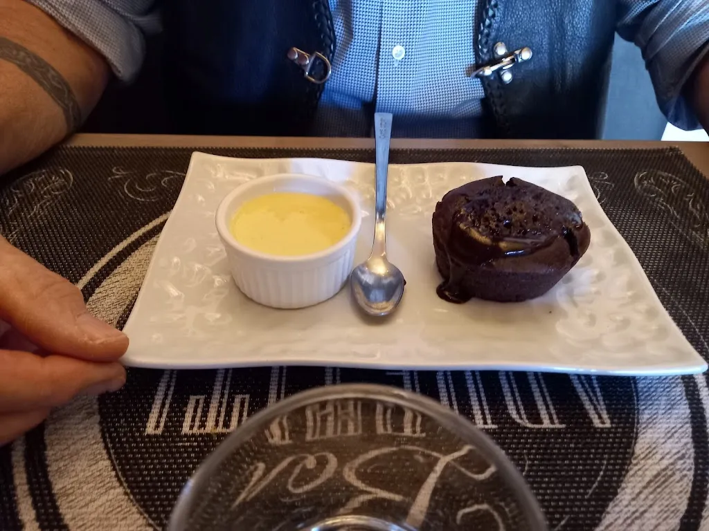 Karen Philpott_Au Tire Bouchon_Nolay_review