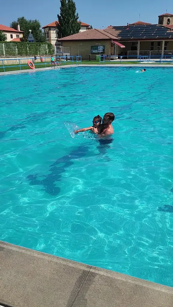 Carmen López_Bar las piscinas de Quintana Redonda_Quintana Redonda_review