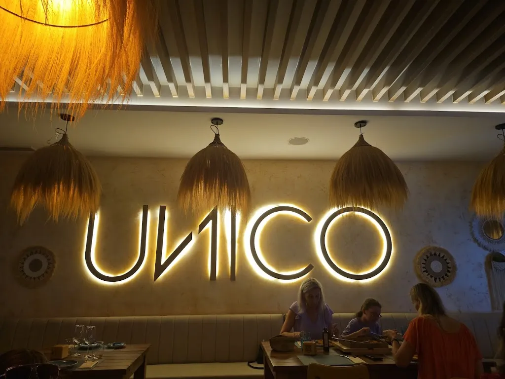 Oliver Smith_ÚNICO BEACH RESTAURANT_Oncala_review