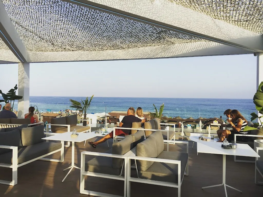 ÚNICO BEACH RESTAURANT_Oncala_slider_image_1