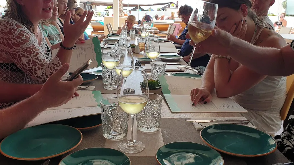 ÚNICO BEACH RESTAURANT_Oncala_slider_image_2