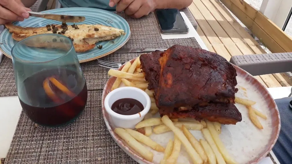 Ellas Restaurant & Beach_Oncala_slider_image_2