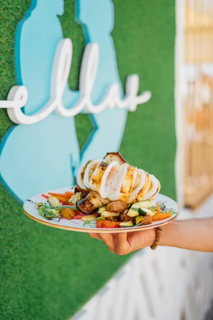 Ellas Restaurant & Beach_Oncala_slider_image_3