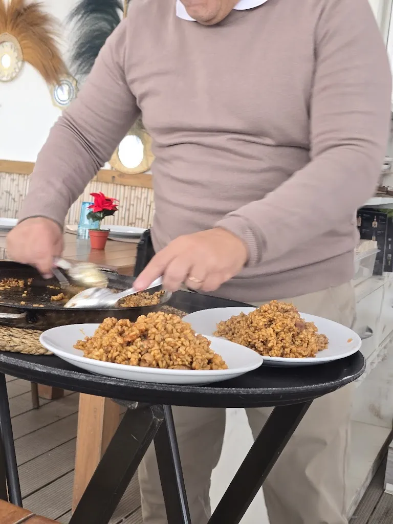 Menu_Los Delfines Beach Restaurant_Oncala_image_5