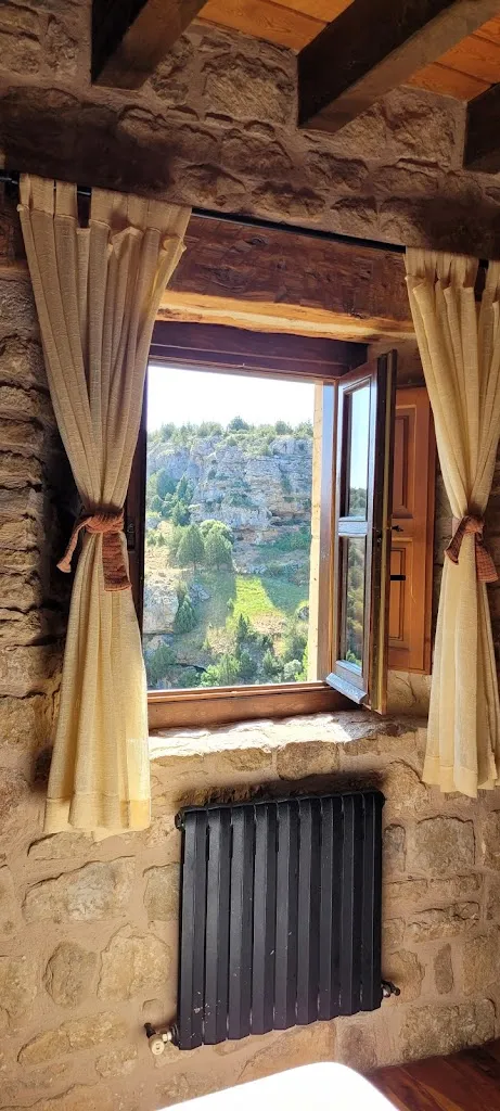 FERNANDO PELAYO_El Mirador de Almanzor_Rioseco de Soria_review