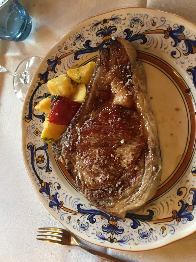 Emilio Serrano_Restaurante Cintora Bar, desde 1970_Royo El_review