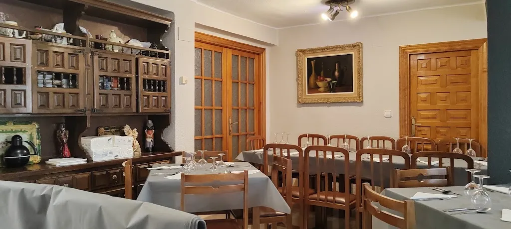 J.J. Mesón ristorante a Salduero