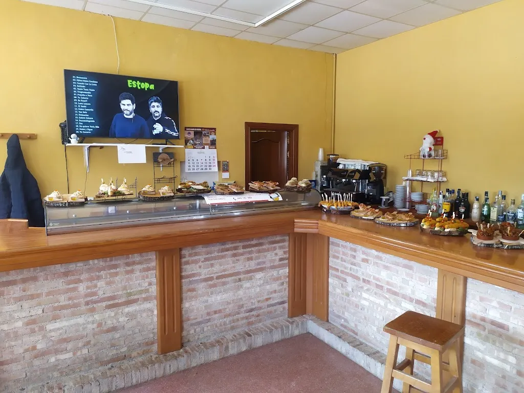 Teleclub restaurant in Santa María de Huerta