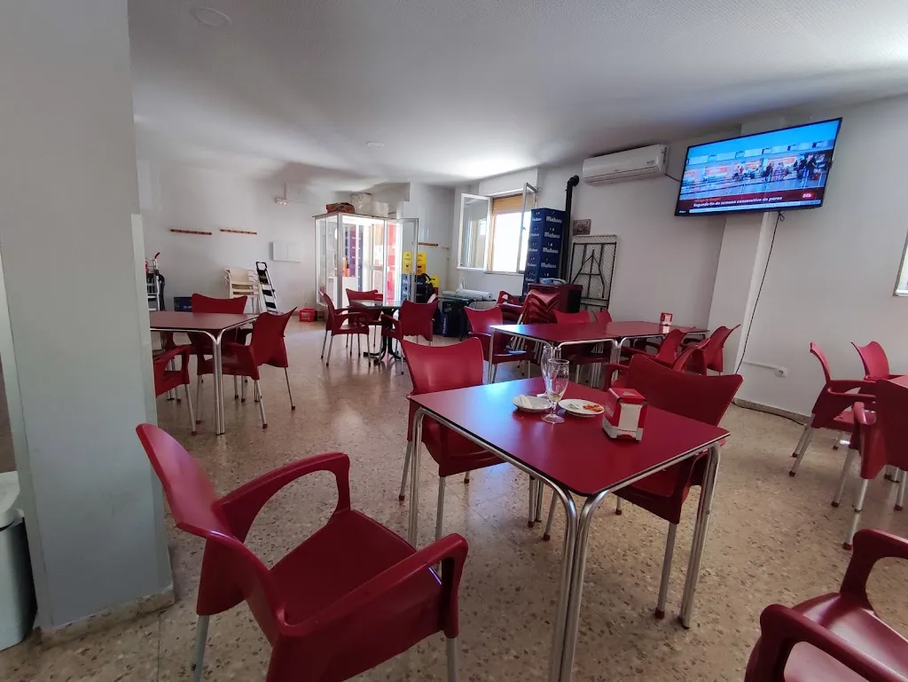 Bar La Plaza. “El Señor José” restaurant in Serón de Nágima