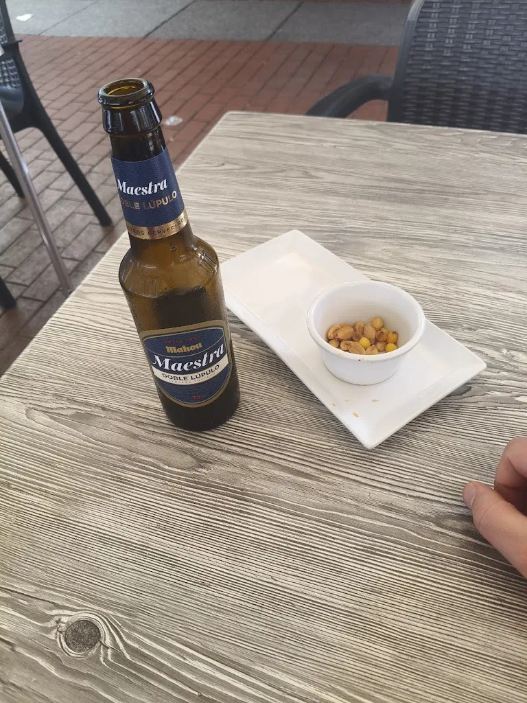 Juan de Dios Murillo Castellano_Bar Hidalgo_Vadillo_review