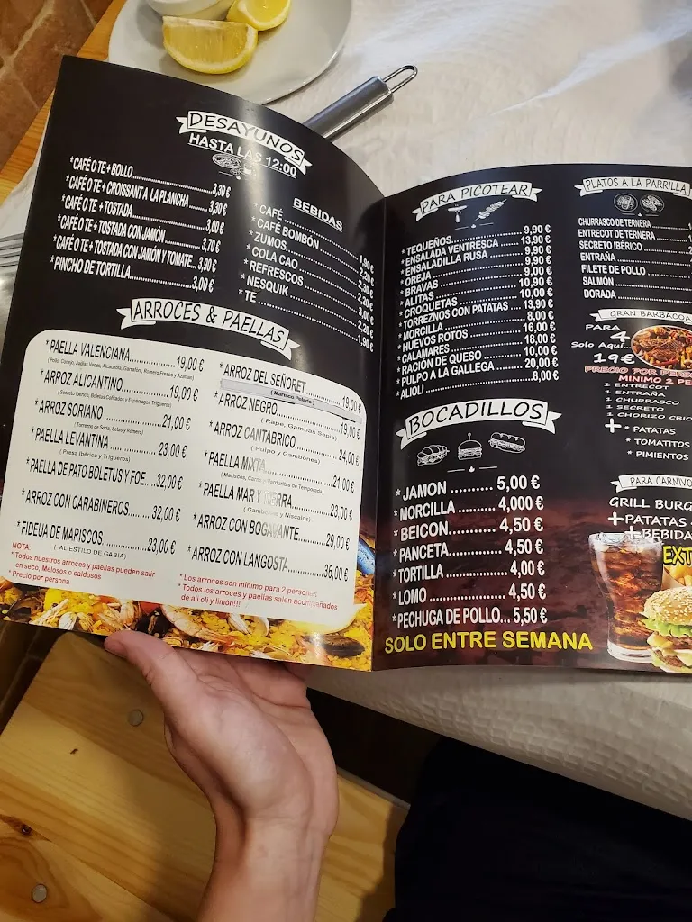 Chris Marozick_GEORGIE’S BAR & GRILL_Vadillo_review