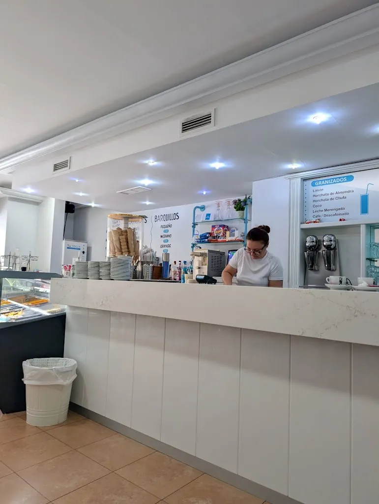 Matthew Southworth_Heladería Nevada_Cuevas del Almanzora_review