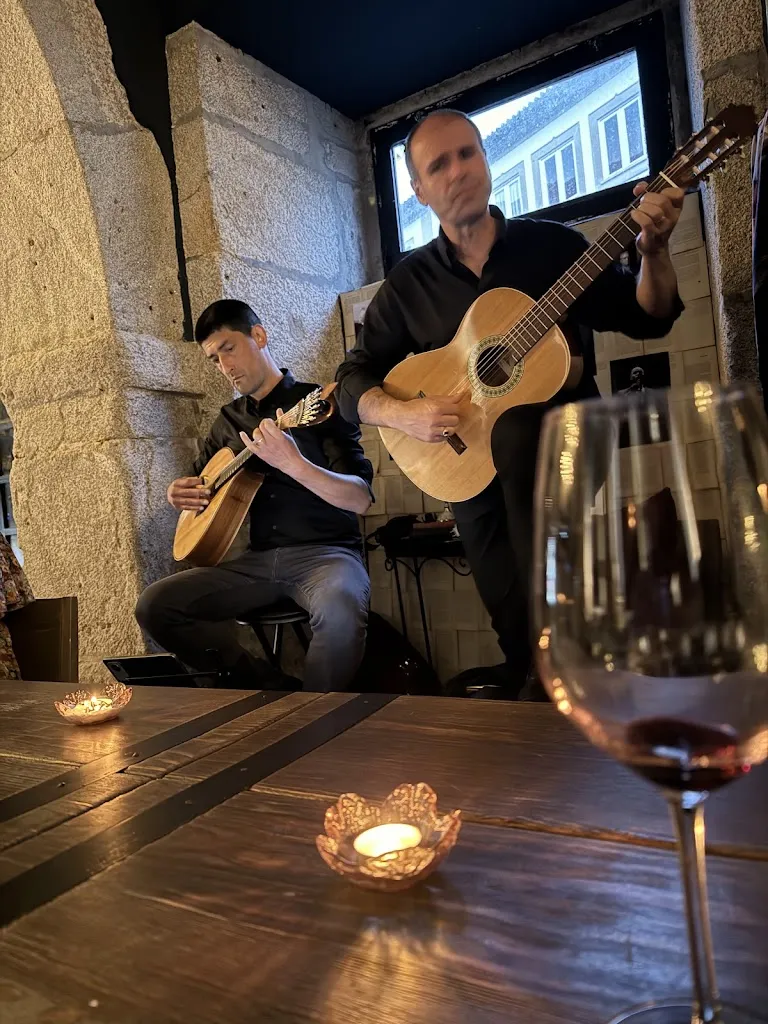 MAI HO_𝐀𝐦𝐚𝐥𝐢𝐚 𝐄𝐦 𝐕𝐢𝐚𝐧𝐚_Viana de Duero_review