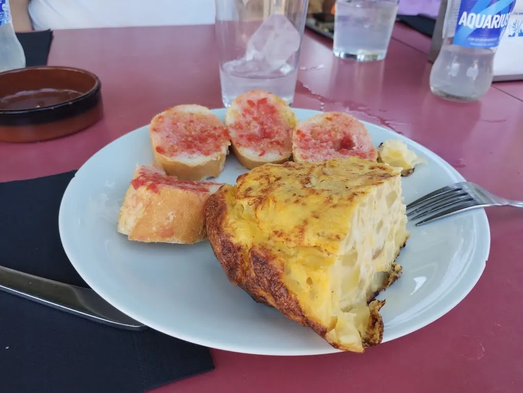 Lucia K_Bar Conchi_Albinyana_review