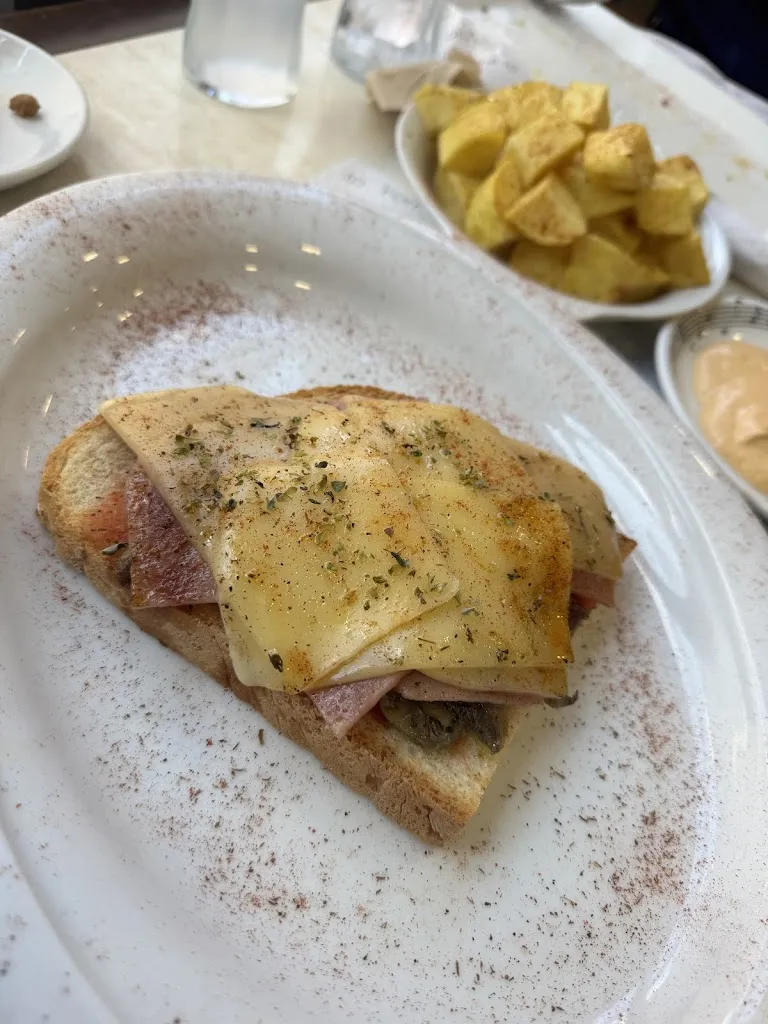 dolores pelado Miras_Bar Restaurant Xitxarel·lo_Alcover_review