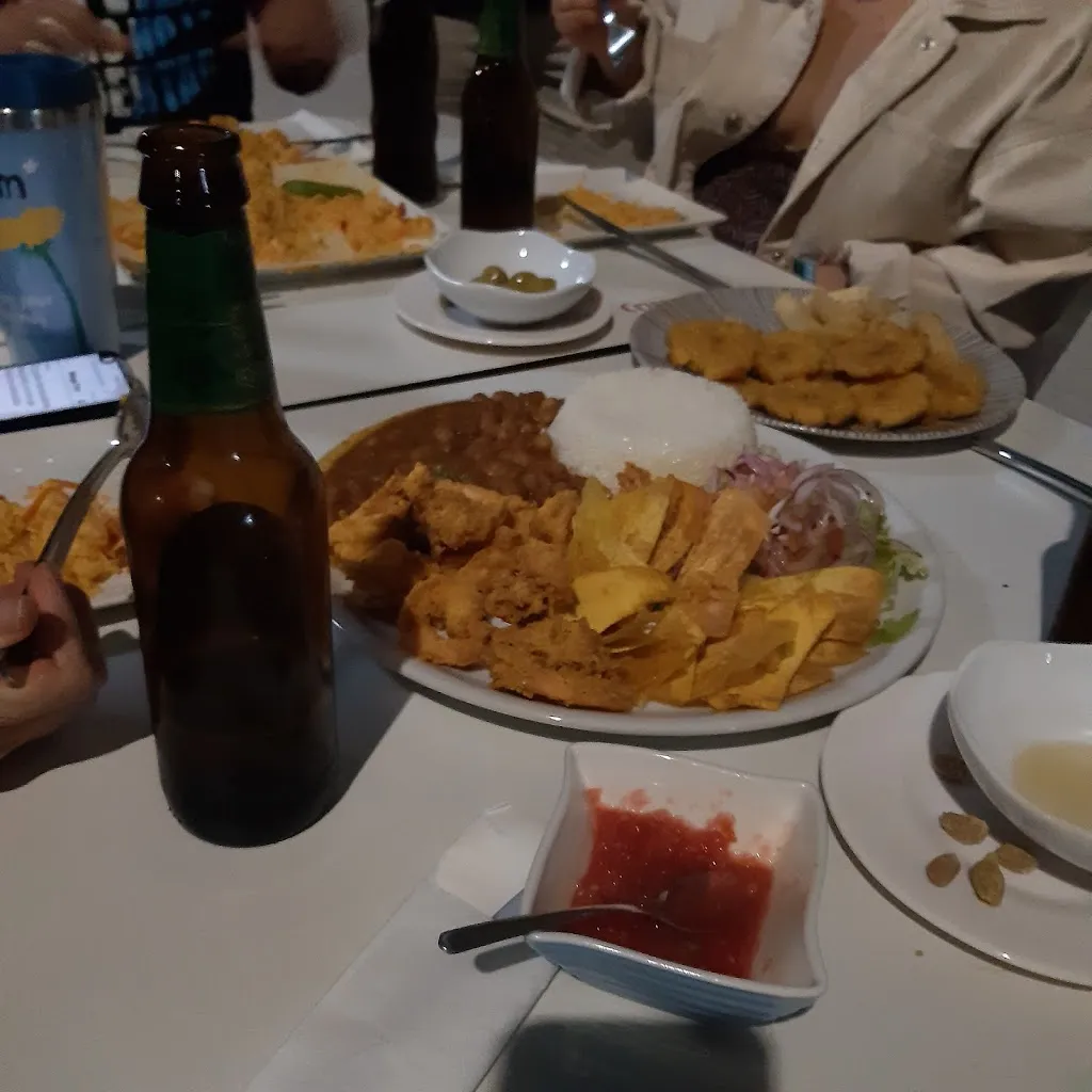 Mohammed Abdul Basith_Noche y Día_Cuevas del Almanzora_review