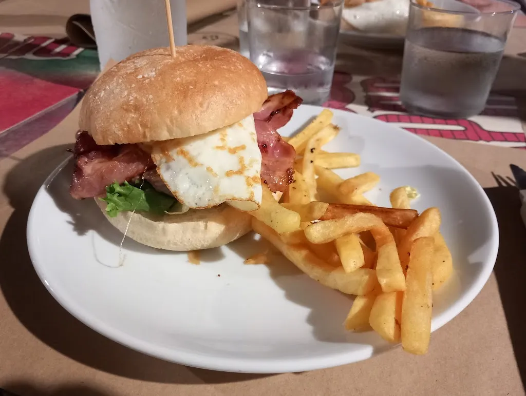 El Parc Bar Pàdel Tennis_Alforja_slider_image_3