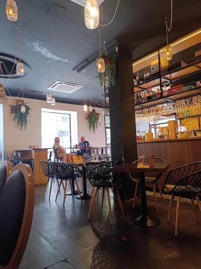 Restaurante Agliolio restaurant in Alió