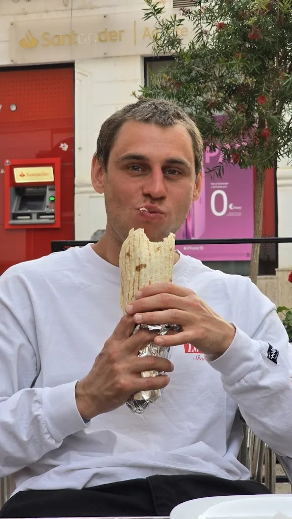 Olaf Sypień_Doner Kebab_Cuevas del Almanzora_review