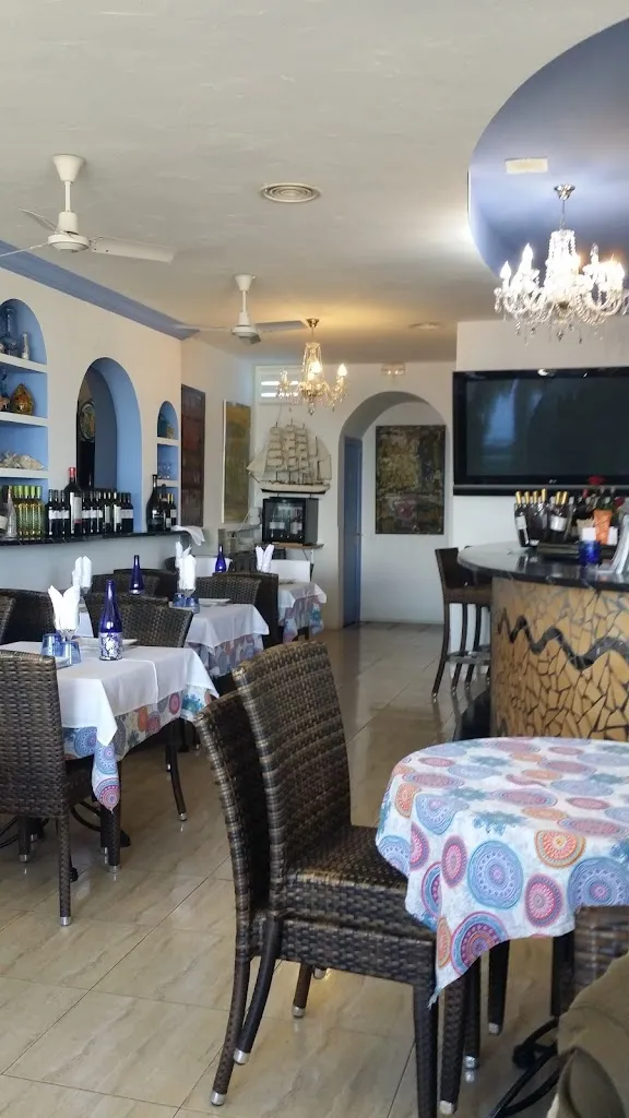 Cafe Del Mar La Lluna restaurant in Alcanar