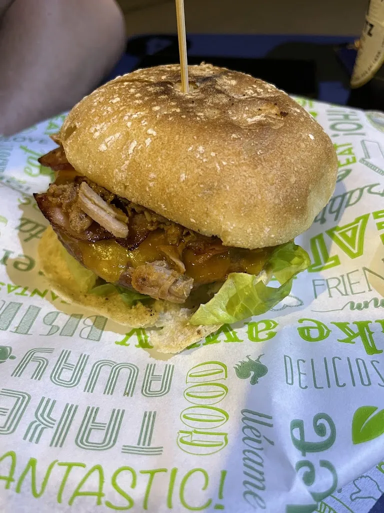 Carolina H. Chavez_Hamburguesería Lo Xaloquet_Alcanar_review