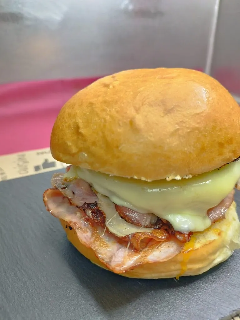 Burguer Crack_Alcanar_slider_image_3