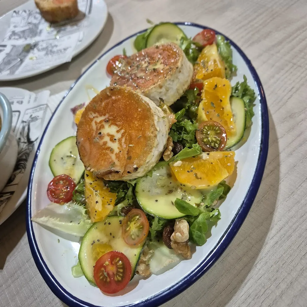 Erik Simonsen_Casal Cultural la Violeta_Altafulla_review