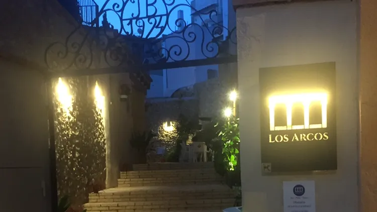 Los Arcos Altafulla restaurant in Altafulla