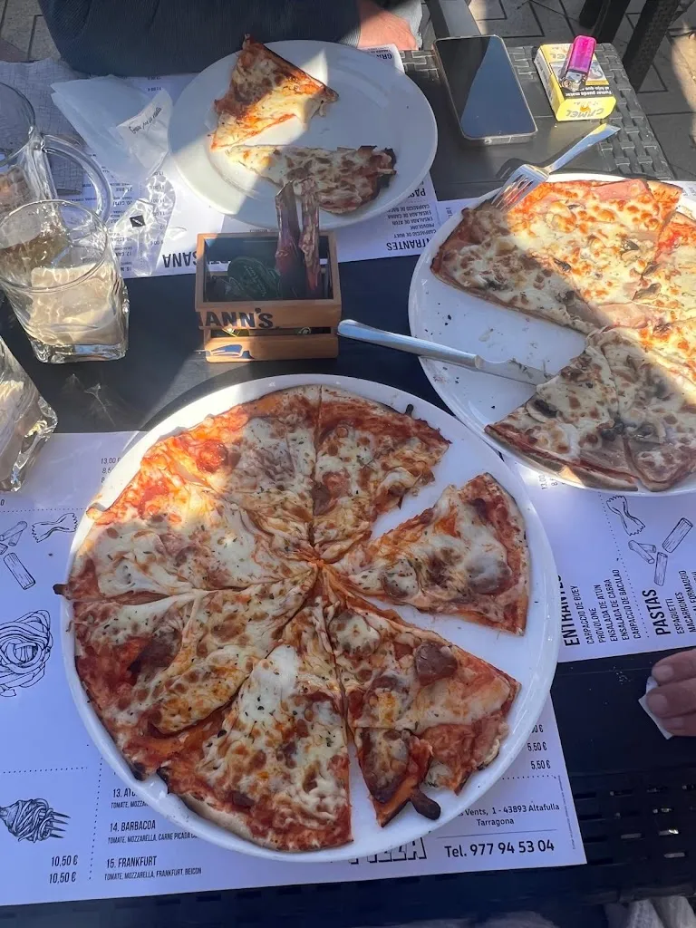 Mande Lindeque_Pizzeria JAUJA_Altafulla_review