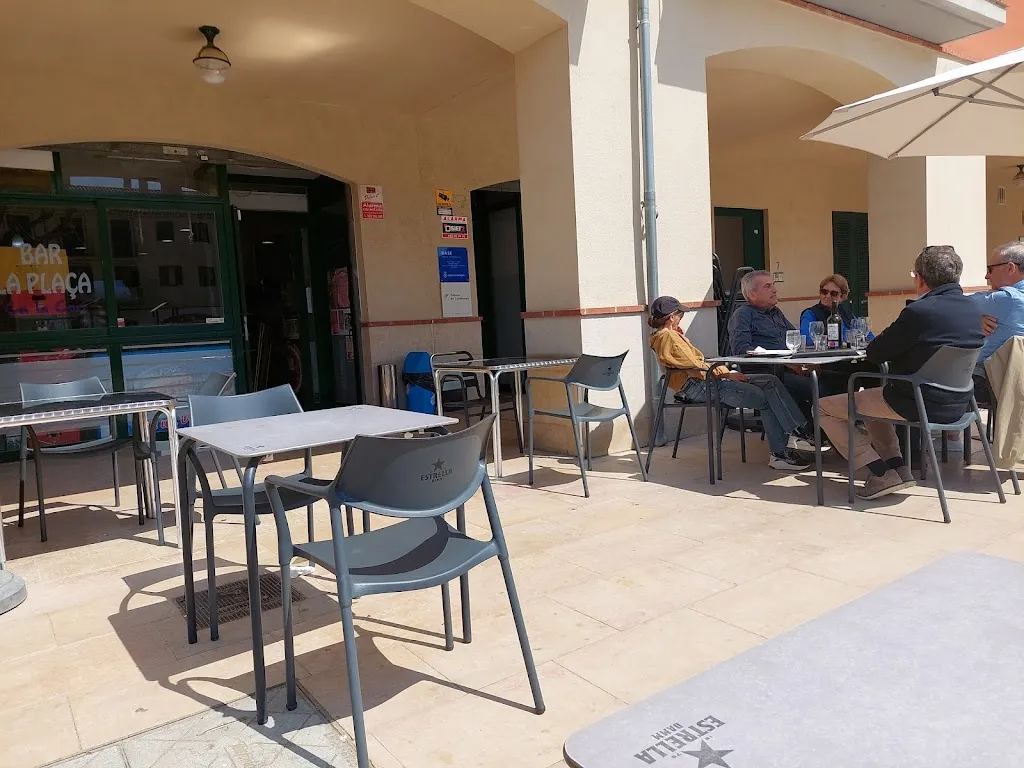 Bar-Restaurant La Plaça  restaurant in Altafulla