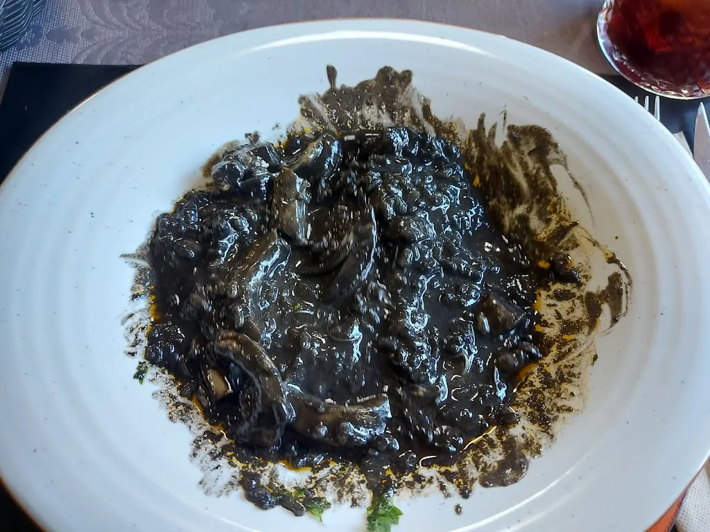 Isabel Jorge Muñoz_Bar restaurante Gallardo by KUMŪ_Gallardos Los_review