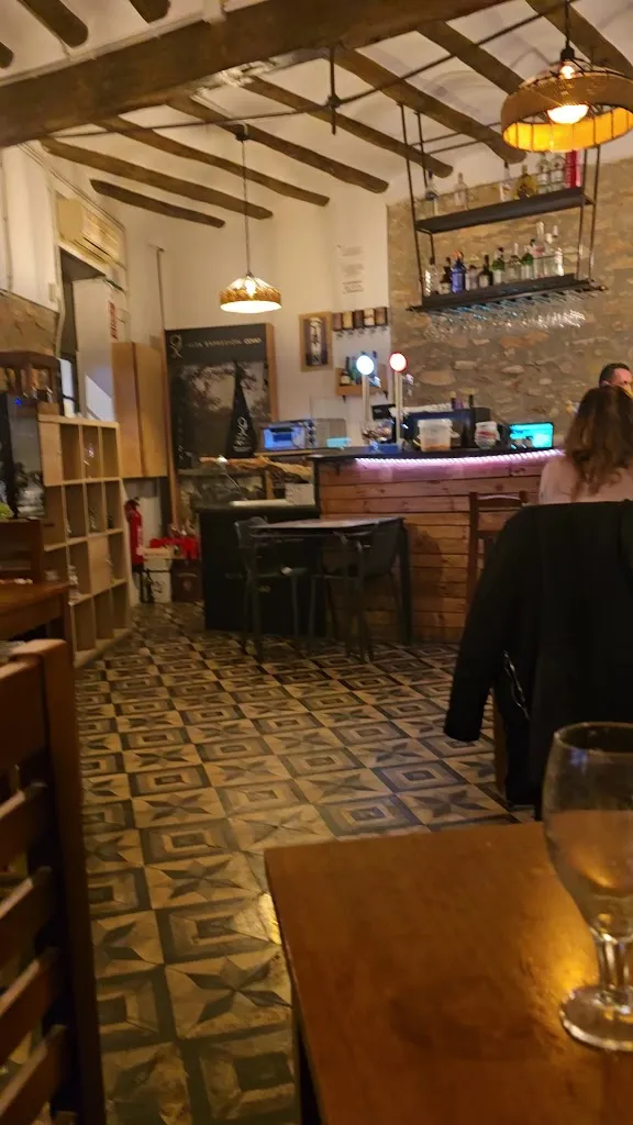 Pablo Armando Topes Rojas_El Racó Ibèric_Ametlla de Mar_review