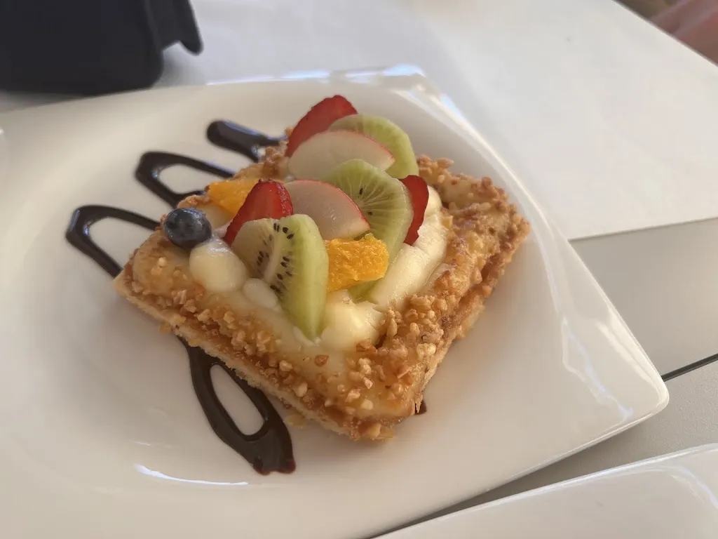 Quincy Young_Restaurant La Barraca_Ampolla L_review