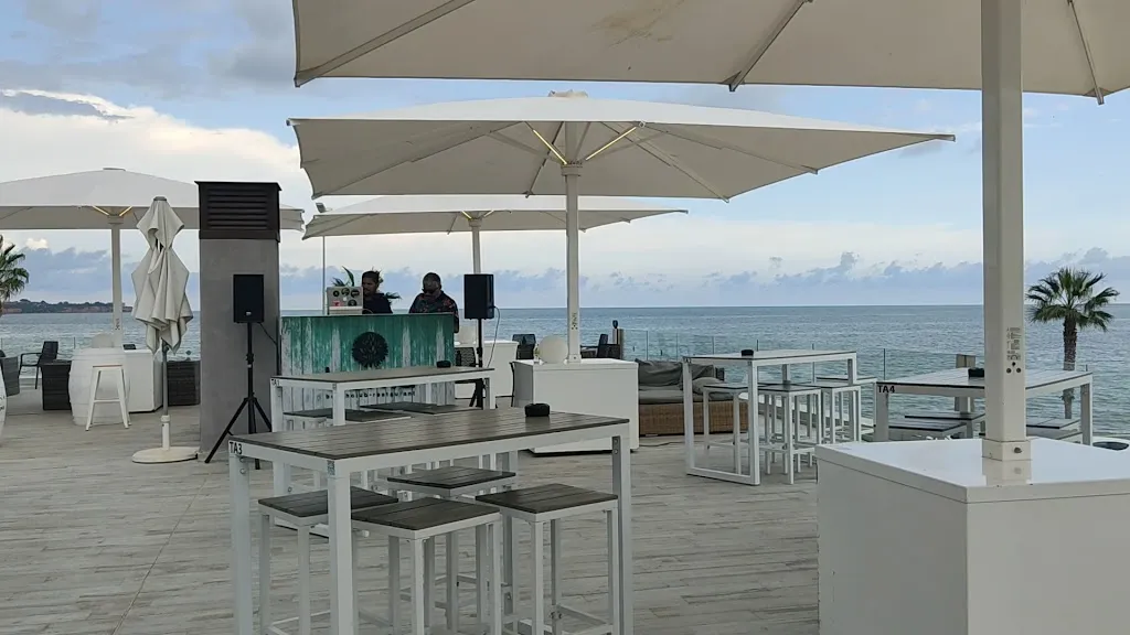 Bama Beach Club Restaurant_Ampolla L_slider_image_2