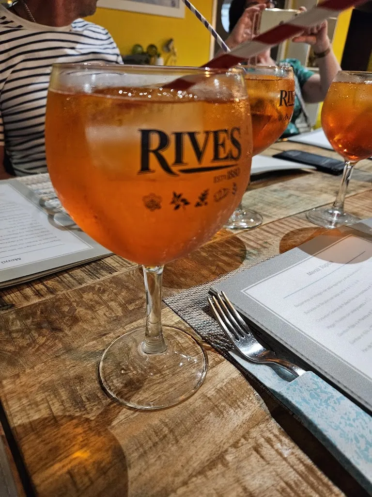 Menu_Salazar's Beachfront Bar & Grill_Ampolla L_image_5